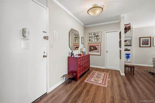 26910 Grand Central Pkwy Apt 19K, New York City, NY 11005