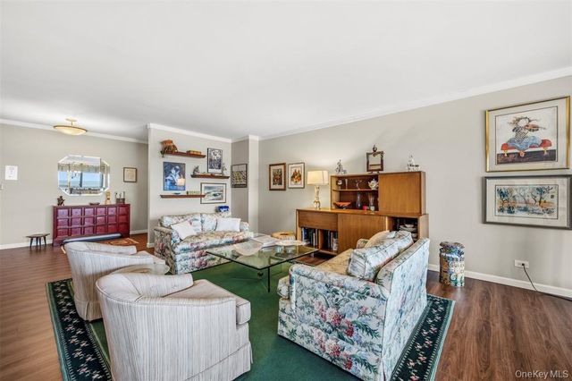 26910 Grand Central Pkwy Apt 19K, New York City, NY 11005