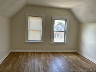97 Thompson Street 3rd Floor, New Haven, CT 06511