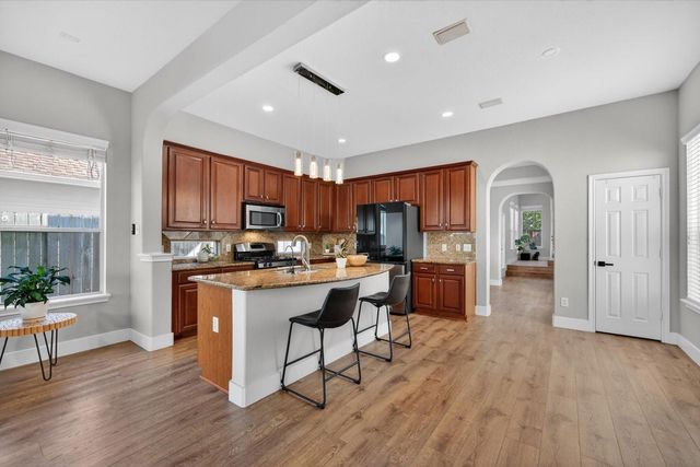 31 Jadewing Court, The Woodlands, TX 77381