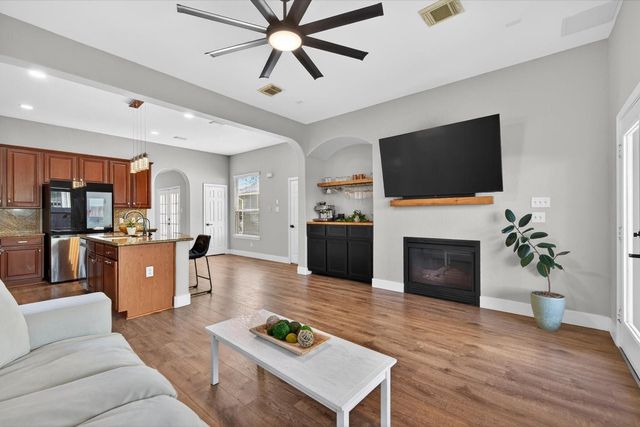 31 Jadewing Court, The Woodlands, TX 77381