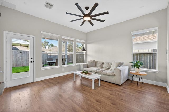 31 Jadewing Court, The Woodlands, TX 77381