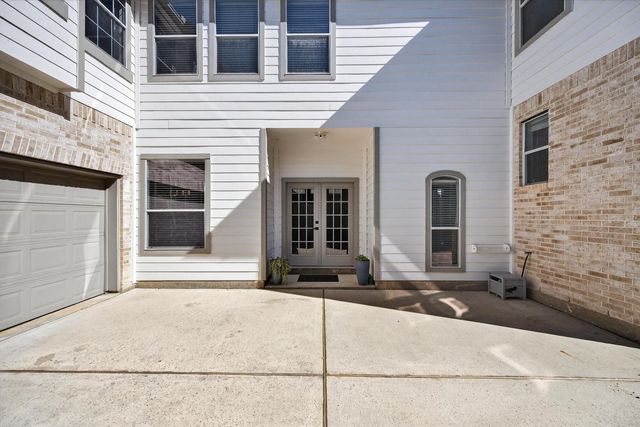 31 Jadewing Court, The Woodlands, TX 77381