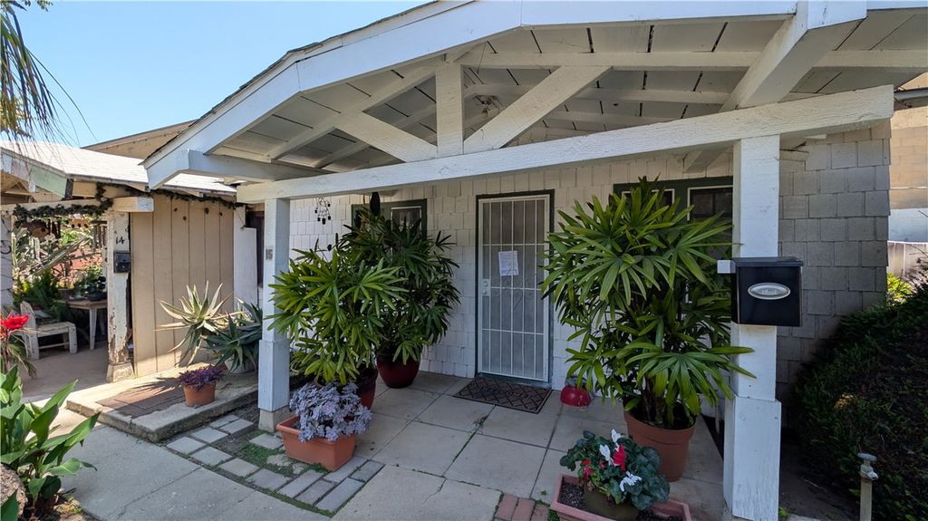 Image 1 of property listing at 100 Palmetto 14, Pasadena, CA 91105
