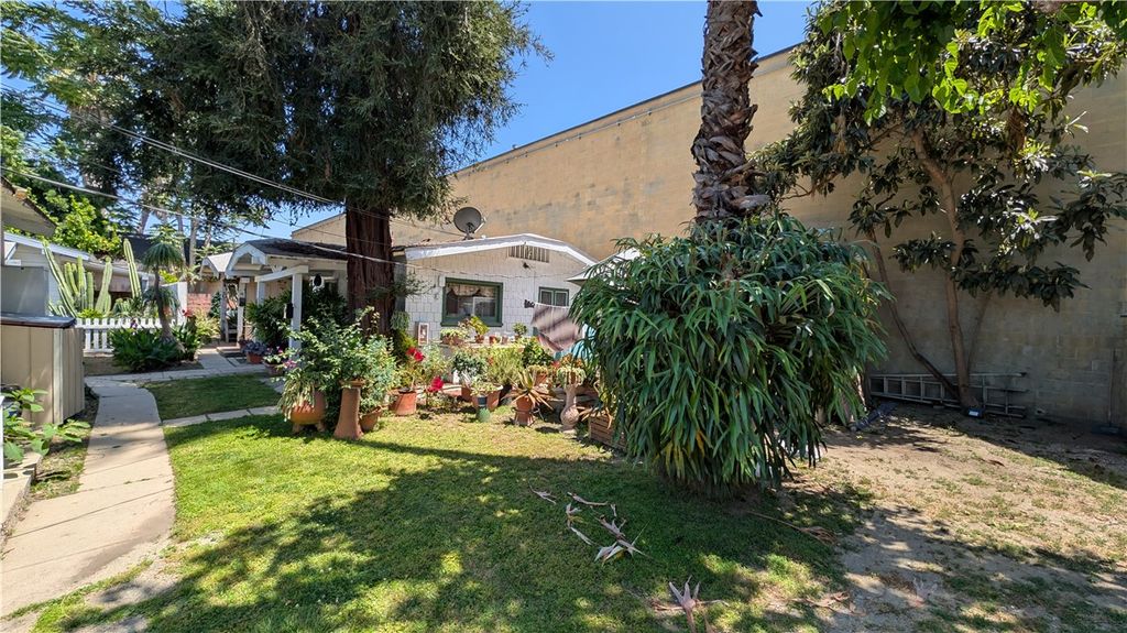 Image 3 of property listing at 100 Palmetto 14, Pasadena, CA 91105