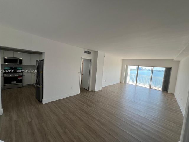 500 Bayview Dr 1120, Sunny Isles Beach, FL 33160