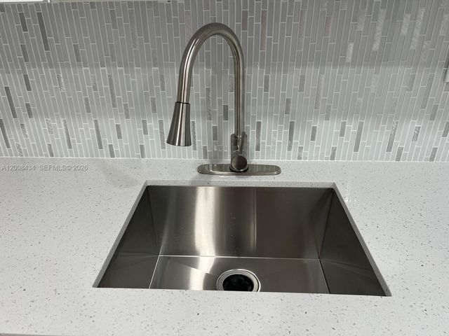 500 Bayview Dr 1120, Sunny Isles Beach, FL 33160