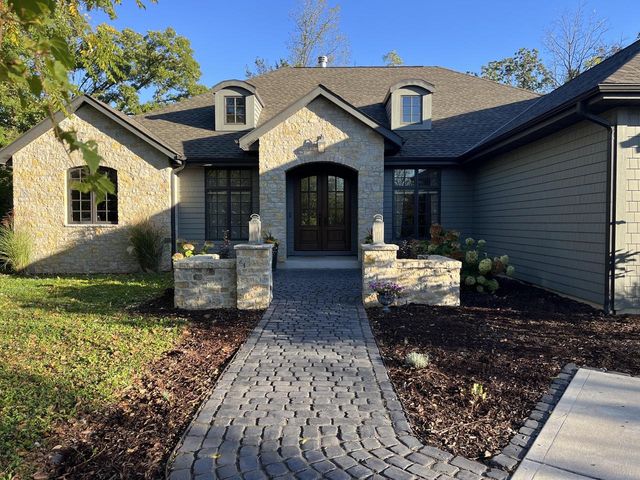 16970 W Small ROAD, New Berlin, WI 53151