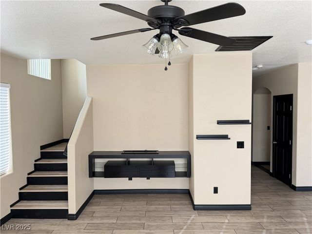 4353 Santa Clarita Avenue, Las Vegas, NV 89115