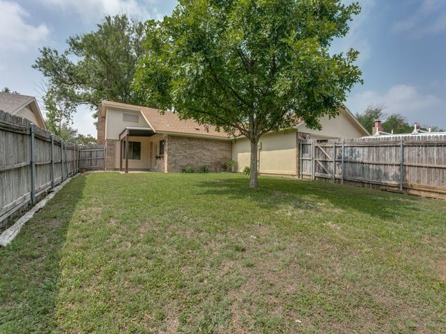 1607 Glenhill Lane, Lewisville, TX 75077