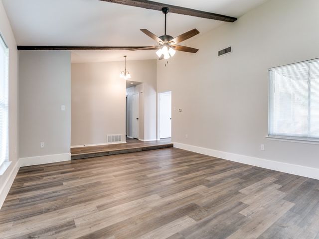 1607 Glenhill Lane, Lewisville, TX 75077