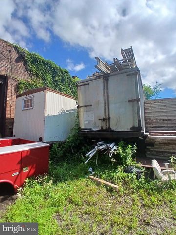 1023 W 9TH ST, Chester, PA 19013
