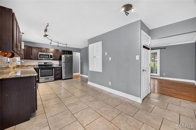 12009 Quality Lane, Maryland Heights, MO 63043