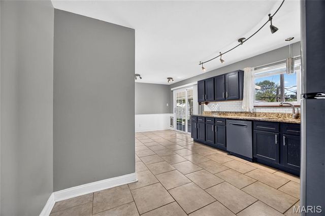 12009 Quality Lane, Maryland Heights, MO 63043