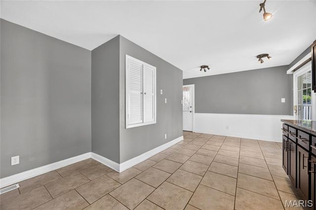 12009 Quality Lane, Maryland Heights, MO 63043