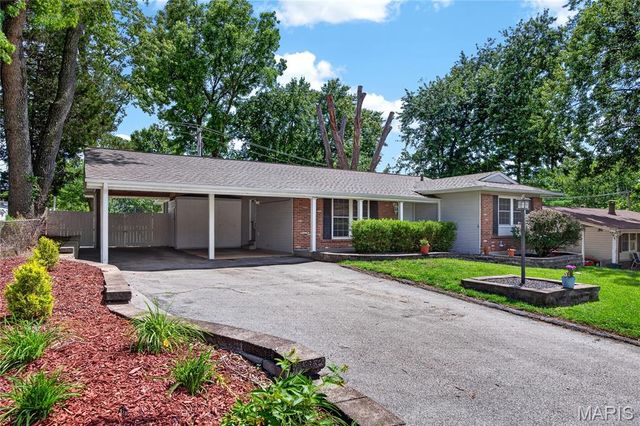 12009 Quality Lane, Maryland Heights, MO 63043