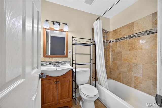 12009 Quality Lane, Maryland Heights, MO 63043