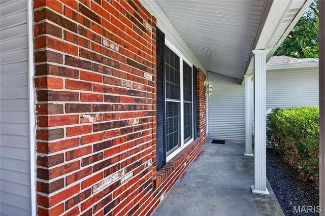 12009 Quality Lane, Maryland Heights, MO 63043