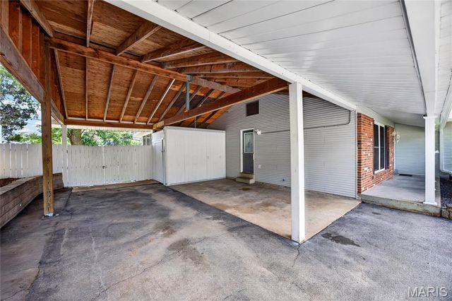 12009 Quality Lane, Maryland Heights, MO 63043