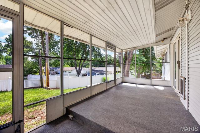 12009 Quality Lane, Maryland Heights, MO 63043