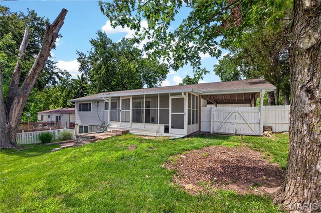 12009 Quality Lane, Maryland Heights, MO 63043