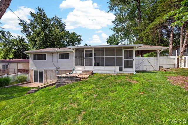 12009 Quality Lane, Maryland Heights, MO 63043