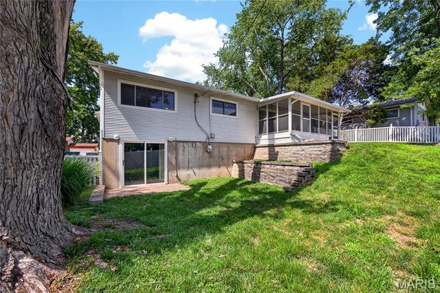 12009 Quality Lane, Maryland Heights, MO 63043