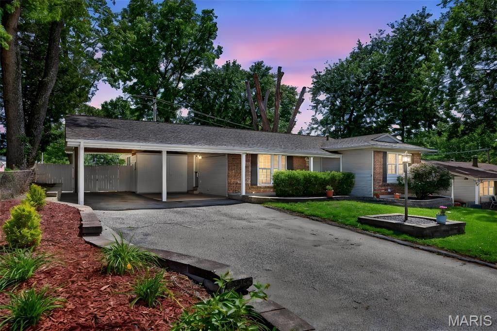 12009 Quality Lane, Maryland Heights, MO 63043