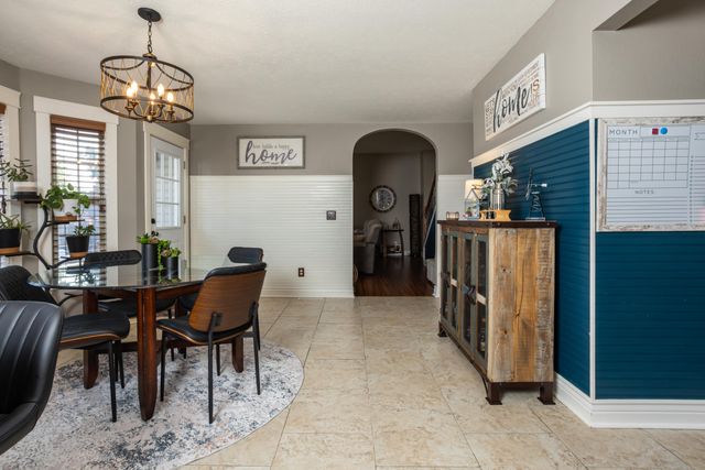 1904 E Highview Street, Ozark, MO 65721