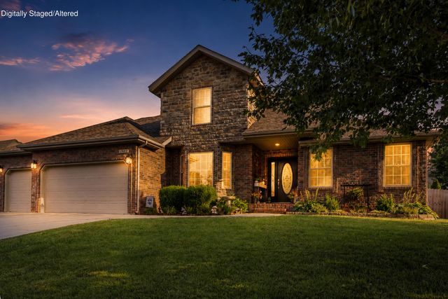 1904 E Highview Street, Ozark, MO 65721