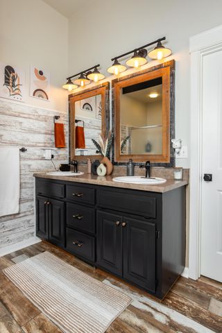 1904 E Highview Street, Ozark, MO 65721