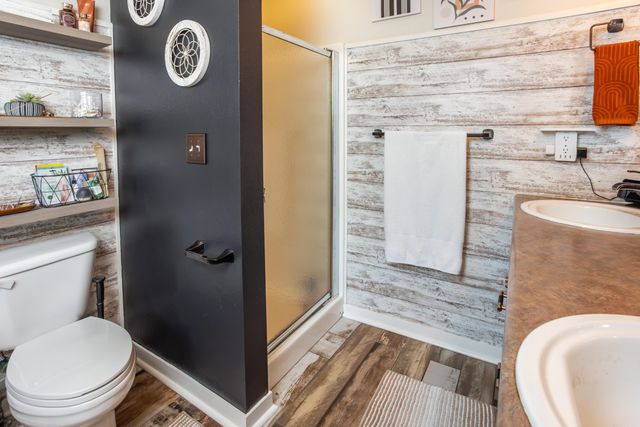 1904 E Highview Street, Ozark, MO 65721