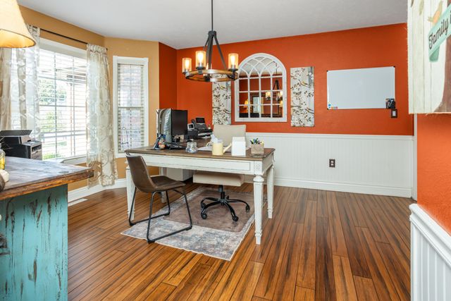 1904 E Highview Street, Ozark, MO 65721