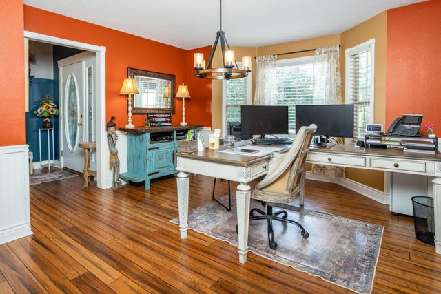 1904 E Highview Street, Ozark, MO 65721