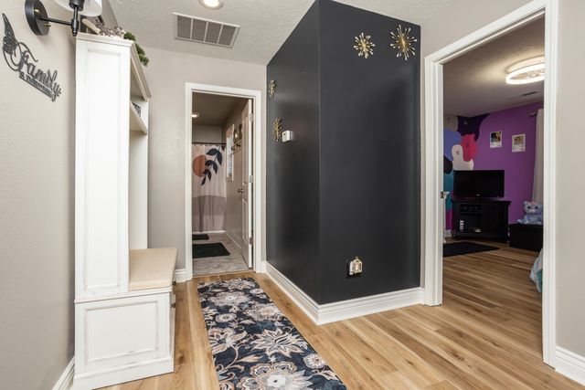 1904 E Highview Street, Ozark, MO 65721
