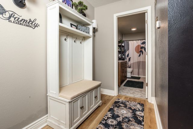 1904 E Highview Street, Ozark, MO 65721