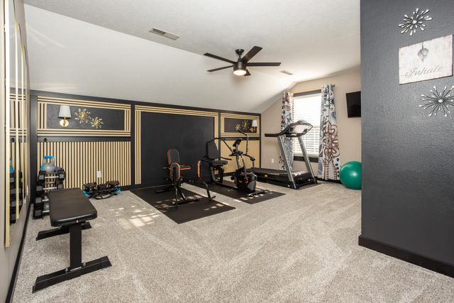 1904 E Highview Street, Ozark, MO 65721