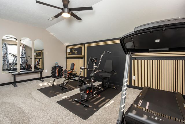 1904 E Highview Street, Ozark, MO 65721