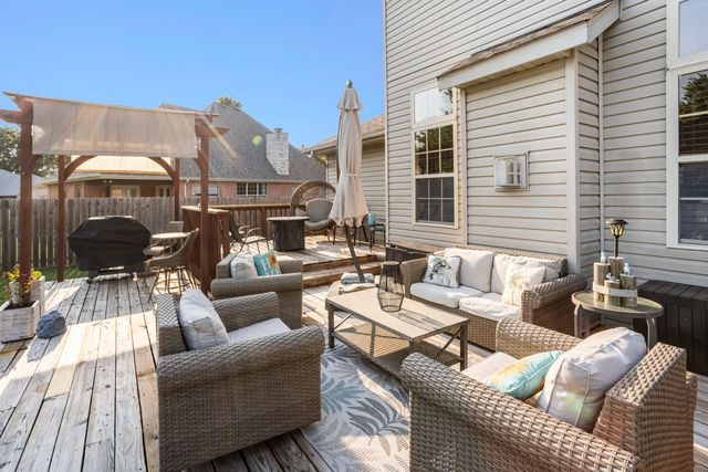 1904 E Highview Street, Ozark, MO 65721