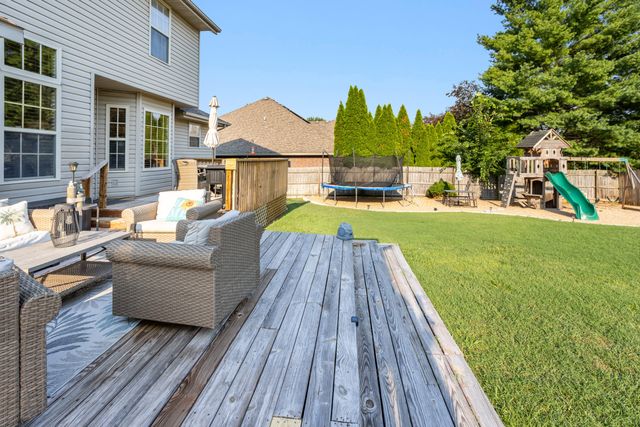 1904 E Highview Street, Ozark, MO 65721
