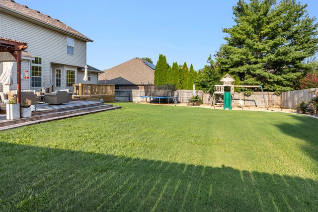1904 E Highview Street, Ozark, MO 65721