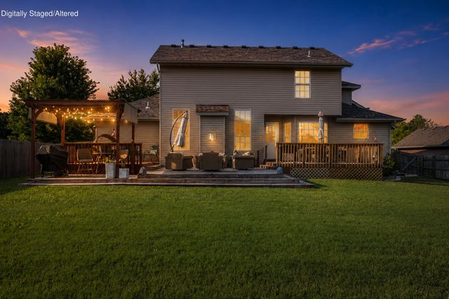 1904 E Highview Street, Ozark, MO 65721