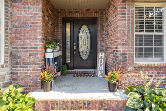 1904 E Highview Street, Ozark, MO 65721