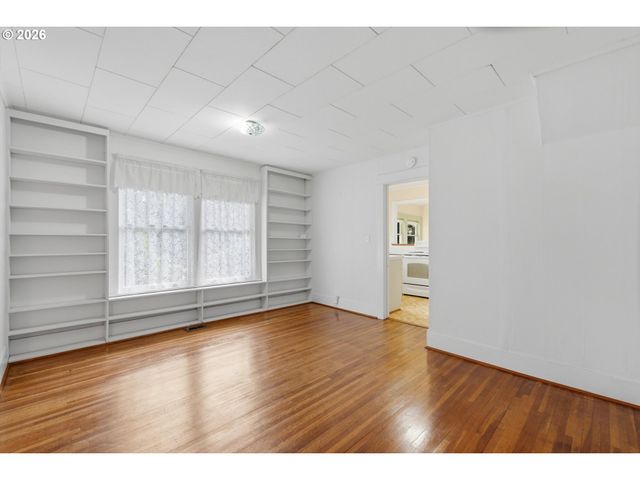 9980 Sw MCDONALD St, Portland, OR 97224