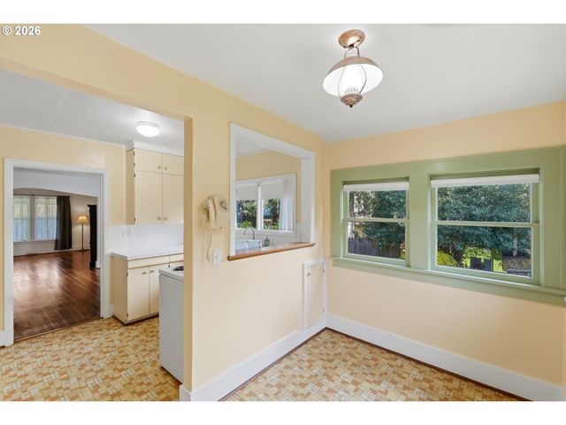 9980 Sw MCDONALD St, Portland, OR 97224