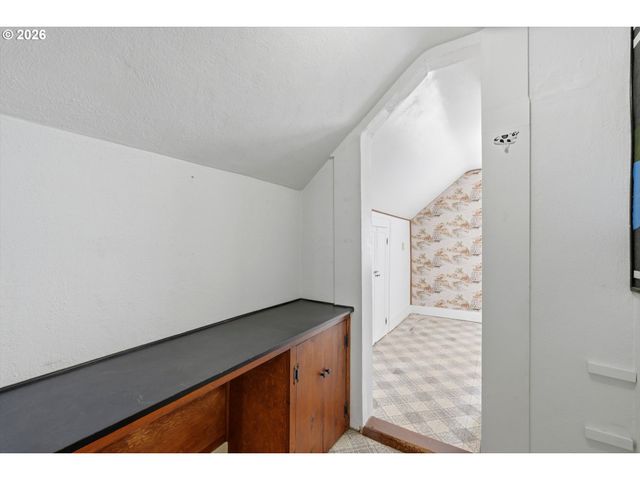 9980 Sw MCDONALD St, Portland, OR 97224