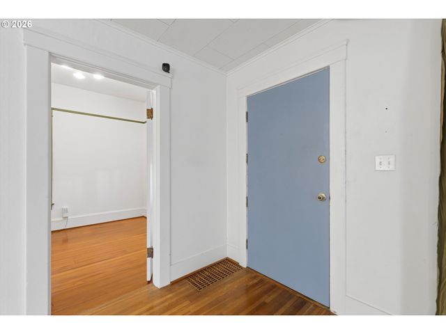 9980 Sw MCDONALD St, Portland, OR 97224