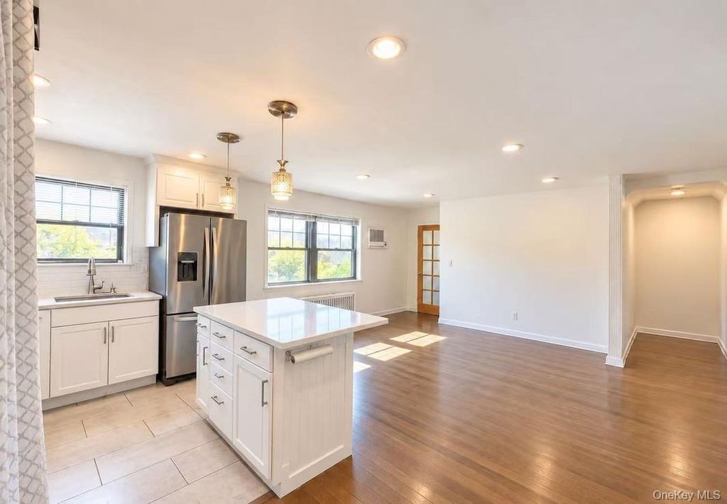 69-46 138th St B, Kew Garden Hills, NY 11367 — photo 3