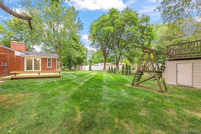 28432 Westerleigh Road, Farmington Hills, MI 48334