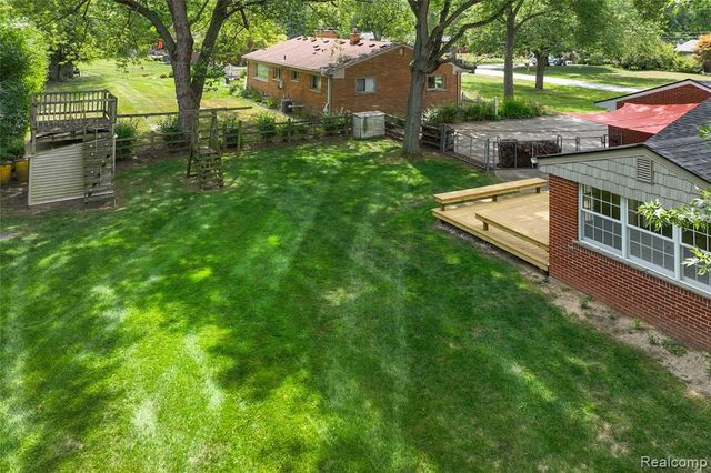 28432 Westerleigh Road, Farmington Hills, MI 48334